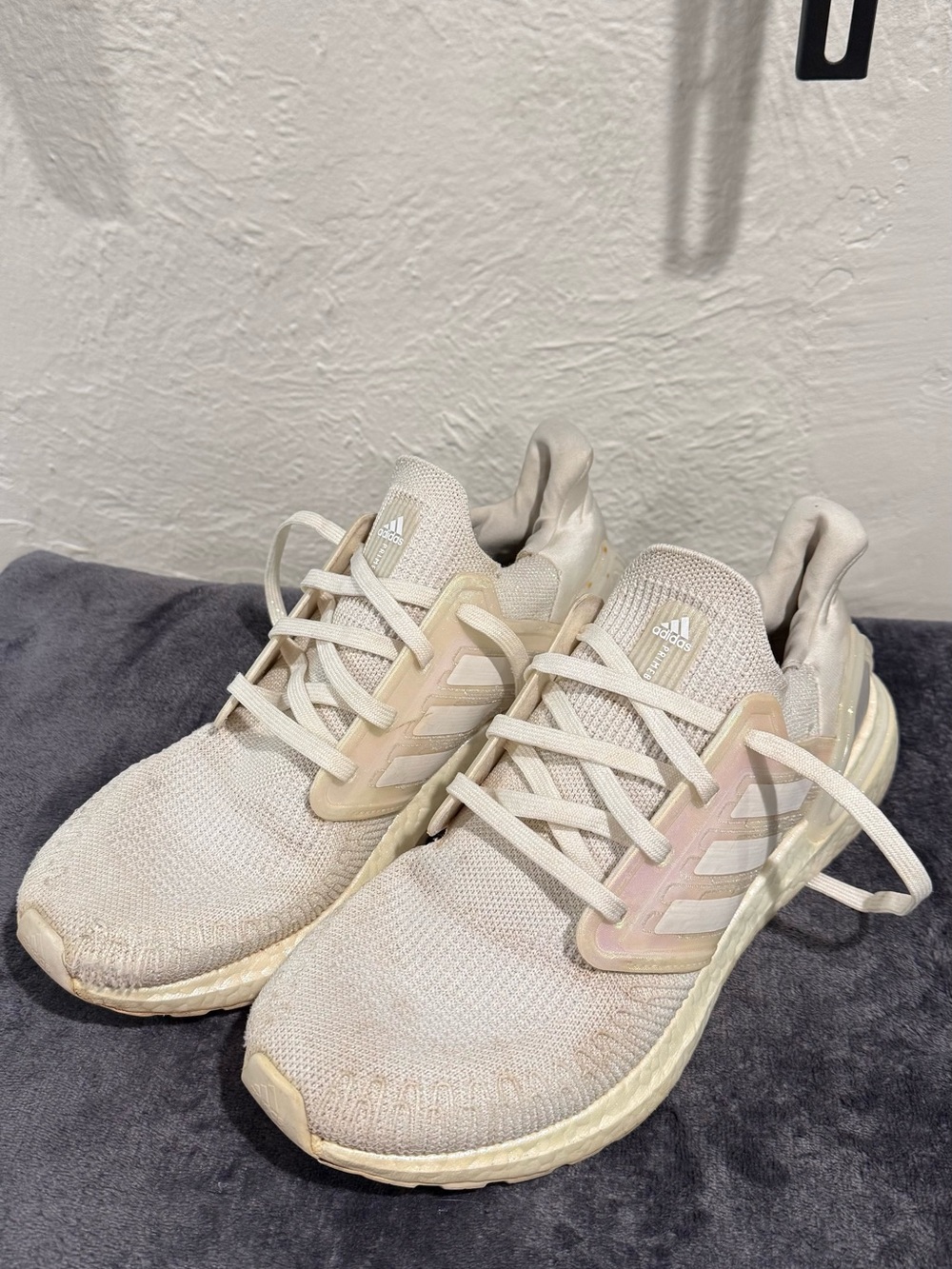 adidas Pureboost 22